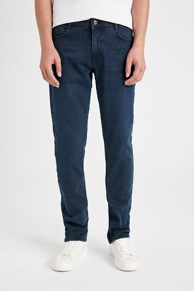 DeFacto Pedro Slim Fit Jeans - Normale Leibhöhe, schmales Bein R8791AZ24AU