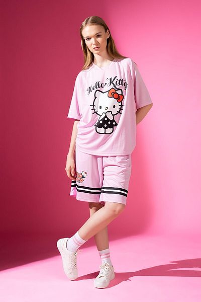 DeFacto Gemusterte Shorts mit entspannter Passform „Hello Kitty“ – D4219AX24HS