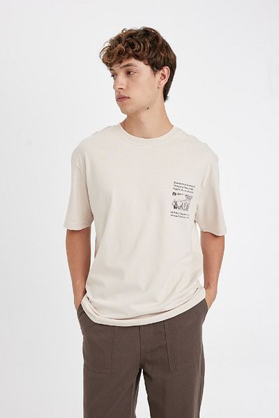 DeFacto Utagawa Kunisada – Baumwoll-Kurzarm-T-Shirt mit Rundhalsausschnitt C9124ax24au, Boxy-Passform mit Rückenaufdruck