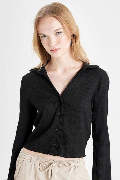 DeFacto Coool Fitted Basic Solid Button Langarm-Crop-Shirt in Weiß A0012ax24au