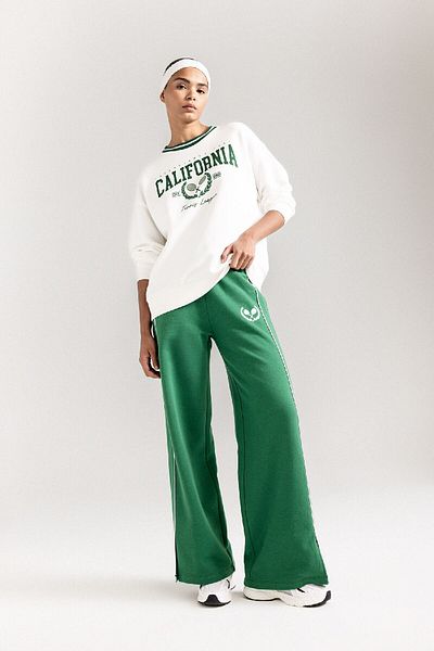 DeFacto Oversize Printed Sports Sweatshirt - Crew Neck, Wide Fit D1702Ax24Au