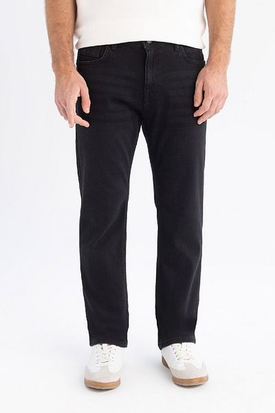DeFacto Sergio Regular Fit Normal Fit Normal Waist Pipe Leg Jeanshose W6868az25sp