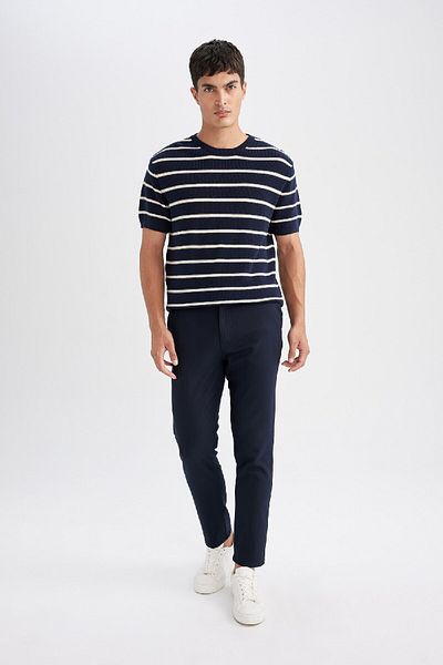 DeFacto Kurzärmliges T-Shirt aus gestreifter Baumwolle mit Rundhalsausschnitt - StandardFitD6530ax24hs