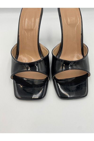 CHARLIE'SSHOES شبشب نسائي من الجلد اللامع بكعب 9 سم