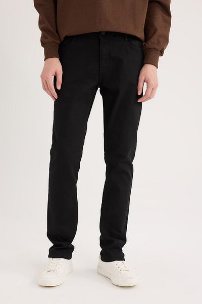 DeFacto Pedro Slim Fit Χωρίς ξεθώριασμα Χρώμα Στενή εφαρμογή Κανονική μέση στενή πόδι Μαύρο τζιν παντελόνι S2711az25sp