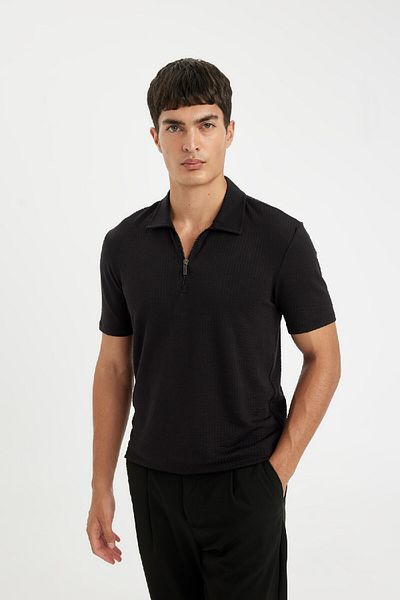 DeFacto Slim Fit Slim Fit Polo γιακά με μισό φερμουάρ κοντομάνικο τσακισμένο μαύρο μπλουζάκι D6478ax24hs
