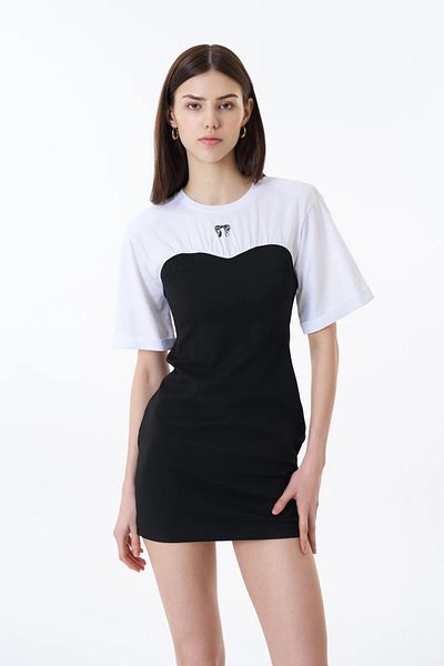Quzu Rochie mini cu mânecă scurtă cu detaliu piept inimă neagră