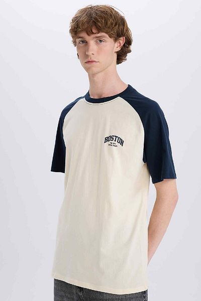 DeFacto 100% Baumwolle Boxy Fit Rundhalsausschnitt bedrucktes Kurzarm-T-Shirt D5569ax25sp