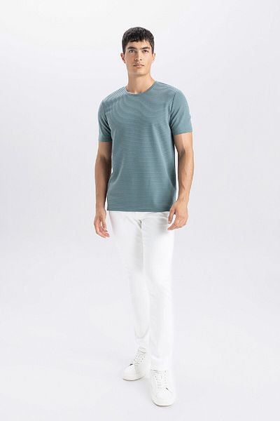 DeFacto Slim Fit Slim Fit Crew λαιμόκοψη Βασικό μασίφ κοντομάνικο μπλουζάκι M6608az25sp