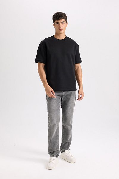 DeFacto Oversize Szeroki Wzór Okrągły Dekolt Podstawowy Gładki Krótki Rękaw Ciężki Materiał Czarny T-shirt B6494ax25sp