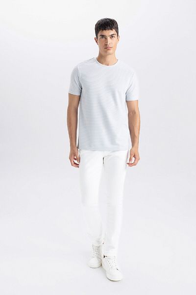 DeFacto Slim Fit Slim Fit Crew λαιμόκοψη Βασικό μασίφ κοντομάνικο μπλουζάκι M6608az25sp