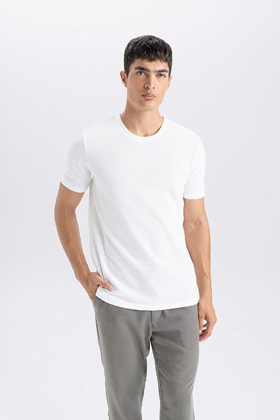 DeFacto Slim Fit Slim Fit Crew Neck Basic Solid Short Sleeve T-Shirt M6608Az25Sp