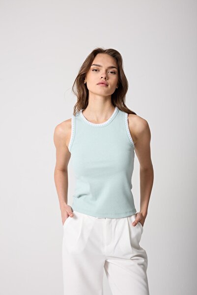 AMİDA Bluză de damă, verde apă, cu decolteu, cu detaliu de broderie - 2512