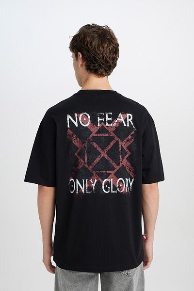 DeFacto Vikings Valhalla Boxy Fit Άνετη εφαρμογή Crew λαιμόκοψη πίσω εμπριμέ κοντομάνικο μπλουζάκι B8091ax25sp