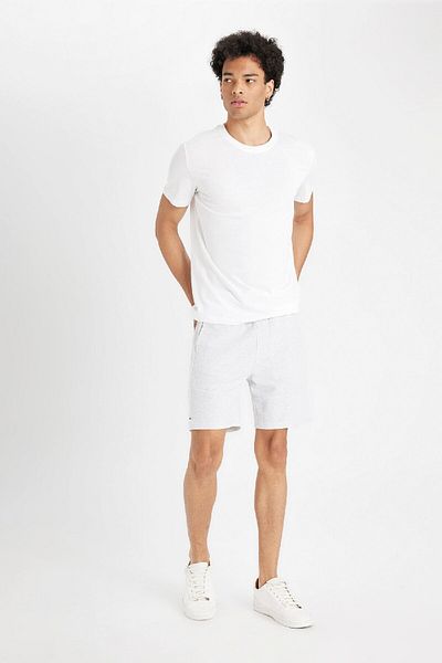 DeFacto Slim Fit Basic-Shorts mit schmalem Bein W7965az24hs