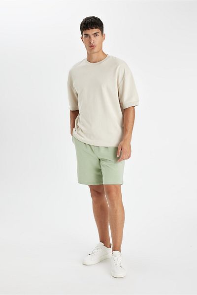 DeFacto Einfache, gerade Bermuda-Shorts mit normaler Passform und Taschen D7933ax24sm