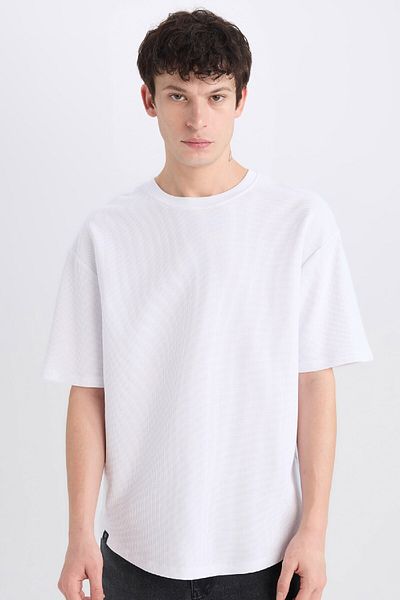 DeFacto Boxy Fit Rundhals-Kurzarm-Basic-T-Shirt mit einfarbigem Waffelmuster B4443AX25SP