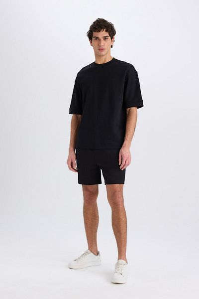 DeFacto Locker sitzendes, kurzärmliges Basic-T-Shirt aus schwerem Stoff mit Rundhalsausschnitt B4844ax25sp