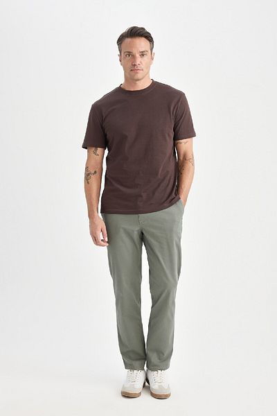 DeFacto 100 % Baumwolle Neues Basic-T-Shirt mit Rundhalsausschnitt und normaler Passform, einfarbig, kurzärmelig V7699az25sp