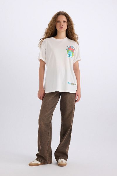 DeFacto Keith Haring Oversize Crew Neck Back Print Short Sleeve T-Shirt D9153Ax25Sm