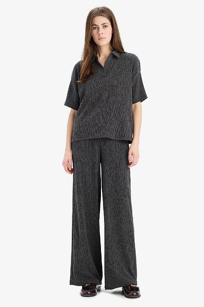 DeFacto Relax Fit Basic Solid Wrap Kurzarm-T-Shirt E0981ax25sp