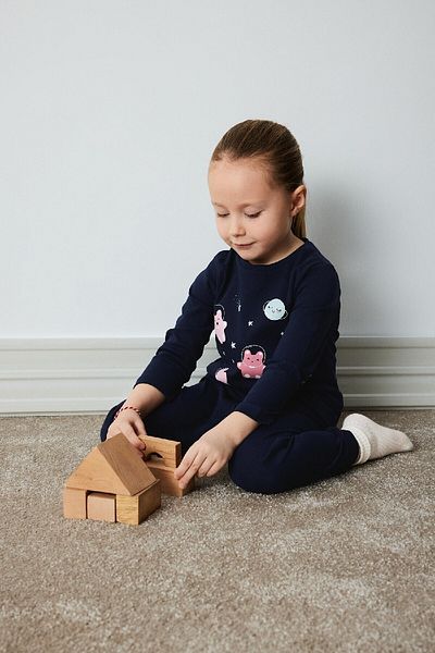 DeFacto Baby-Pyjama-Set für Mädchen mit Space-Print – lange Ärmel, elastische Taille, langer Boden D9073A525SP