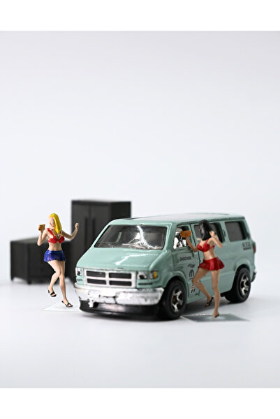 Kaya3D 1/64 Ölçekli 2'li Kadın Figür Seti – Araç Yıkama Temalı Diorama Aksesu...