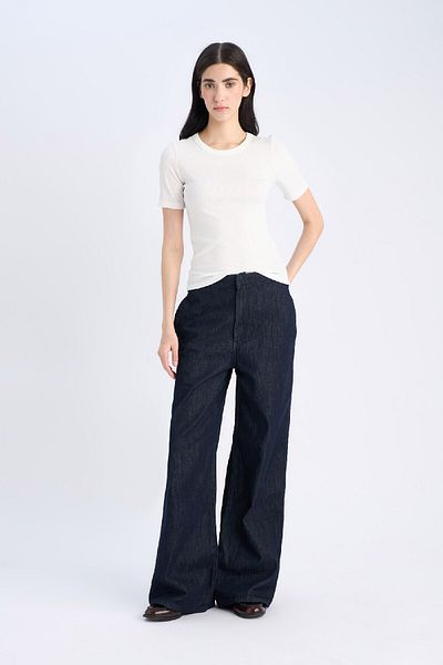 DeFacto Slim-Fit-Camisole-T-Shirt mit Rundhalsausschnitt – kurze Ärmel, einfarbig, C0097ax25sp