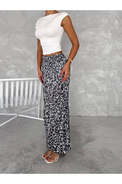 Butik Fusta din satin cu model leopard, neagră, 100% țesută, pentru femei Merrline / Design șic și elegant