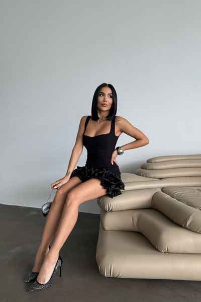 modaserdem Rochie strânsă Siyez Kisa, cu pliuri de design de fustă - neagră