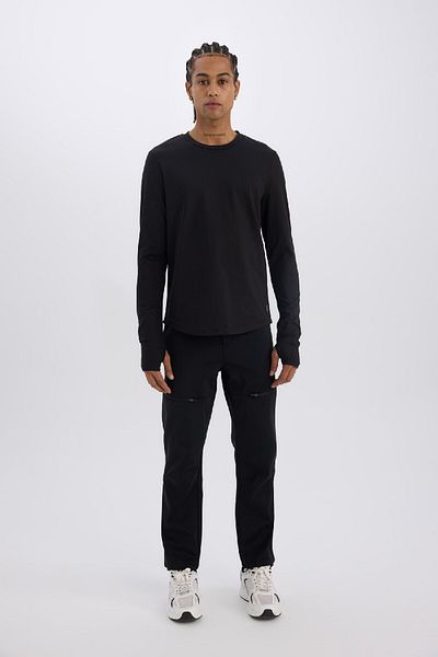 DeFacto Fit Slim Fit Slim Fit Crew Neck Sportsman μακρυμάνικο μαύρο μπλουζάκι A3961ax24wn