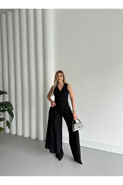 HOEK Women's Black Buttoned Lined Vest