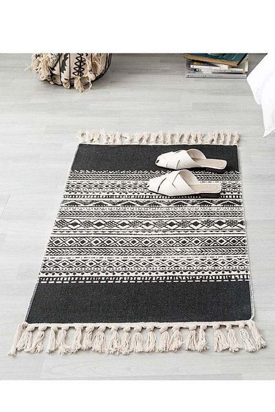 ALMUFARREJ Black & White Hand Woven Rug