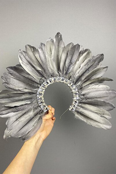 Limelia Stone Detailed Feathered Henna Crown Dali Model Bridal Accessory