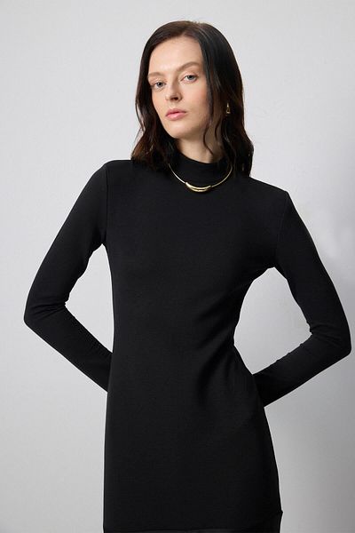 Touché Privé Рокля със сатенена гарнитура