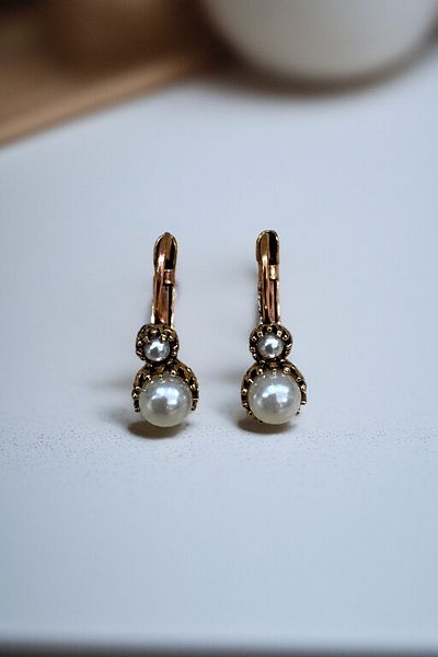 FAYRA ACCESSORIES Minimal Dangle Earrings with Round Stone