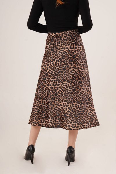 Butik Beyza Fusta din satin cu model leopard