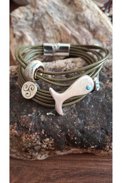 azra takı tasarım Khaki Green Ceramic Bead Bracelet with Fish Figure - Women's Handmade