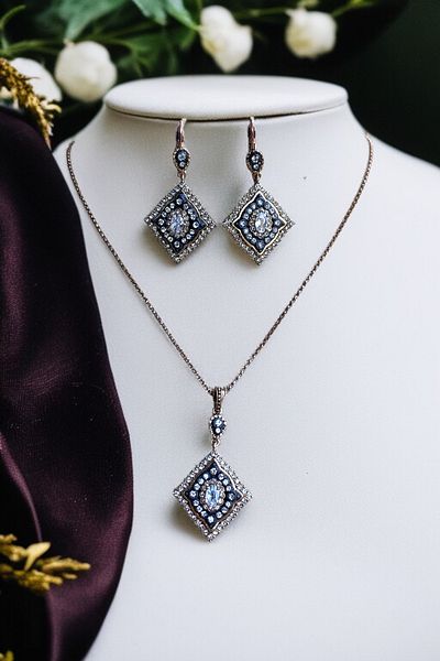 FAYRA ACCESSORIES Zircon Stone Figured Diamond Necklace and Earrings Set