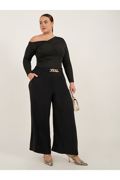 Styli Plus Size Textured Wide Leg Trousers with Chain Buckle Detail