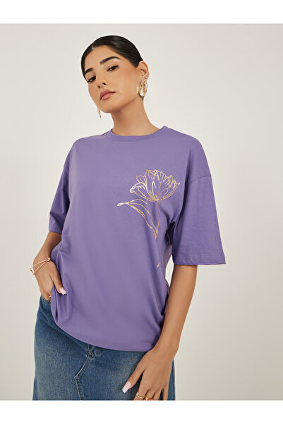 Styli تي شيرت كبير الحجم بطبعة جرافيكية ورقبة دائرية