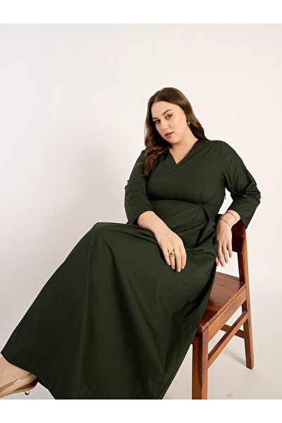 Femmella By Styli Plus Size Solid Pleated Poplin A-Line Maxi Dress