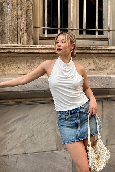 Swist White Backless Low-Cut Degaje Collar Women's Sandy Crop Blouse
