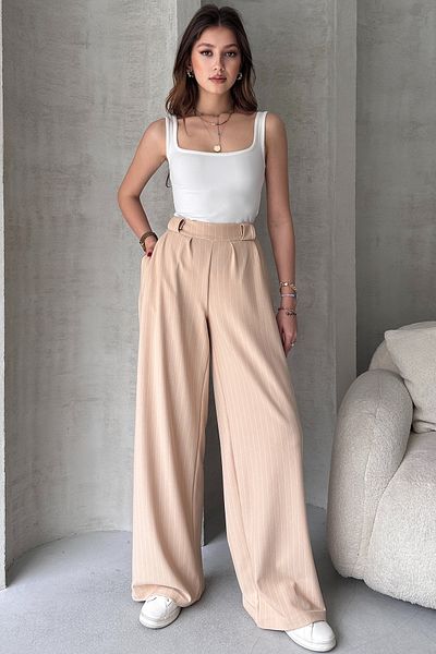 EYYE Powder White Crepe Fabric Loose Cut Women's Trousers