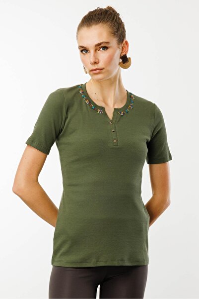 Desen Triko Жіночий бавовняний футболка з відкритим коміром і бісерною вишивк...