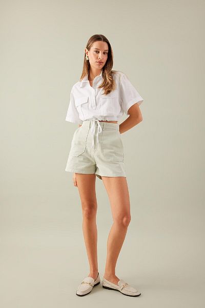 DeFacto Gabardine-Shorts mit hoher Taille und doppeltem Bein A8124AX24HS
