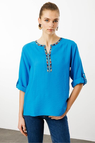 Desen Triko Women's Open Collar Collar Ethnic Embroidered Shirt Saks