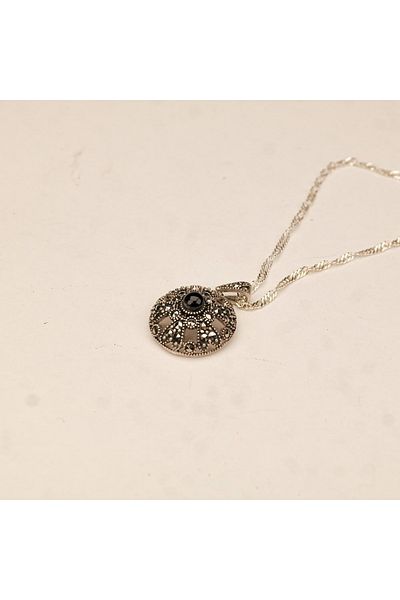 Skygo Silver Chain Oltu Stone Mold Patterned Necklace