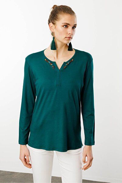 Desen Triko Жіноча зелена блузка з вишитим коміром