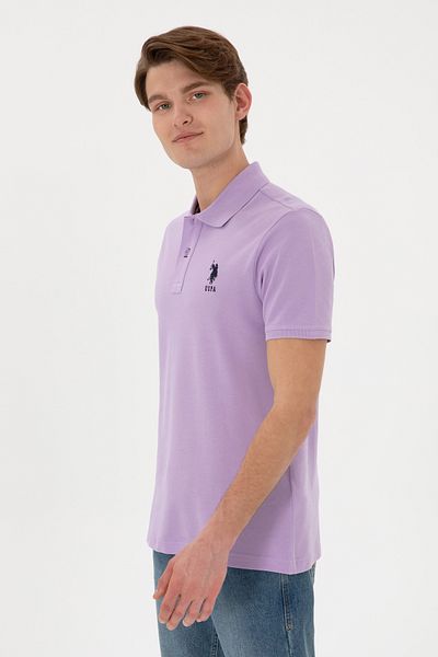 U.S. Polo Assn. تي شيرت رجالي بقصة ضيقة وياقة بولو أرجواني أساسي 50305929 -vr034